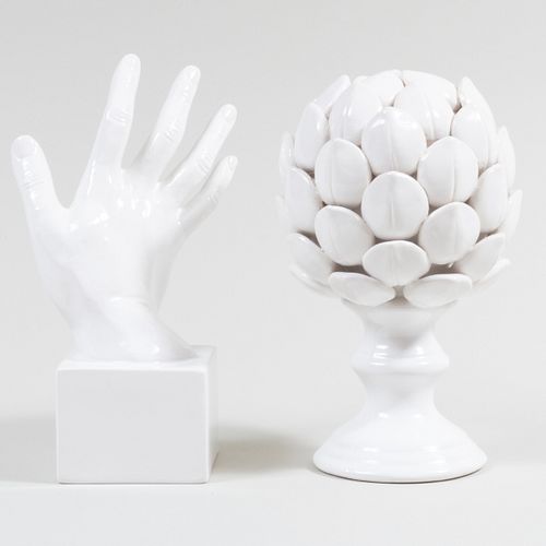 WHITE PORCELAIN MODEL OF A HAND 2e3e3d