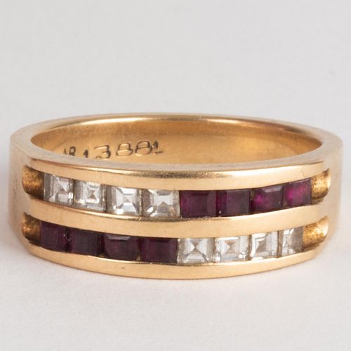 14K GOLD DIAMOND AND RUBY RINGMarked 2e3ee4