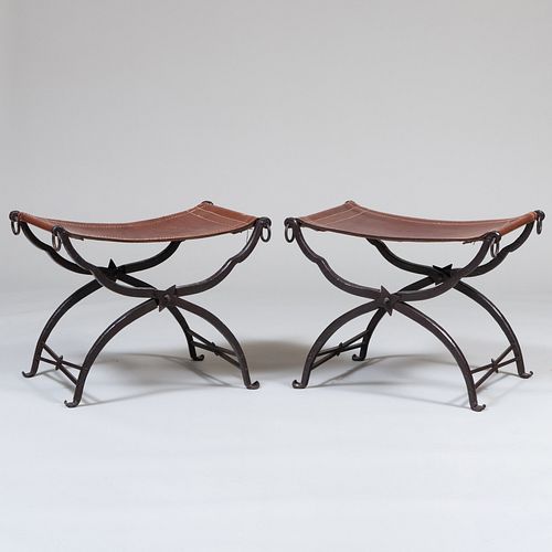 PAIR OF WROUGHT IRON AND LEATHER 2e3fcc