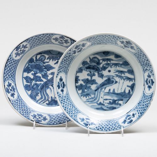 TWO CHINESE BLUE AND WHITE PORCELAIN 2e40f6