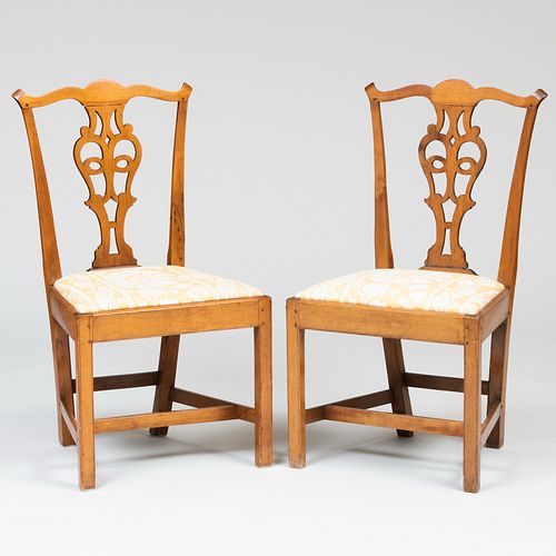 PAIR OF FEDERAL CHERRY SIDE CHAIRS  2e4116
