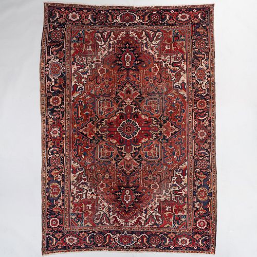 PERSIAN HERIZ CARPETApproximately 2e423f