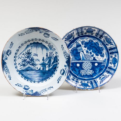 GROUP OF TWO BLUE AND WHITE DELFT 2e440c