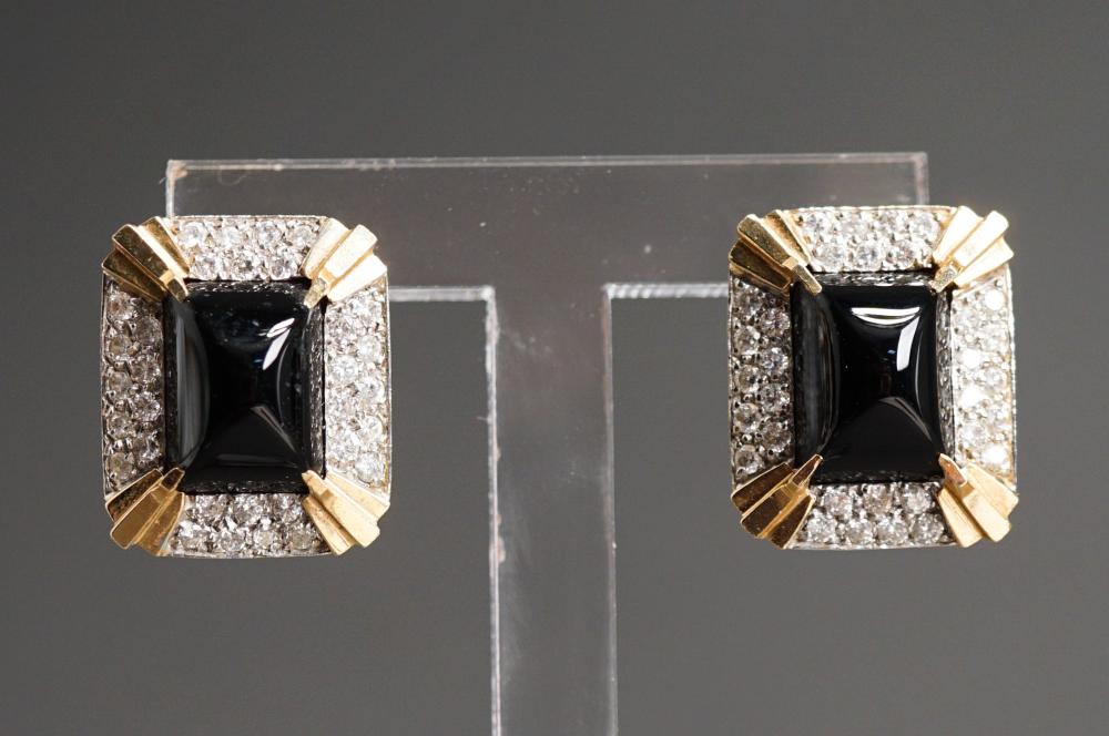 PAIR OF 14 KARAT YELLOW GOLD BLACK 2e44e8