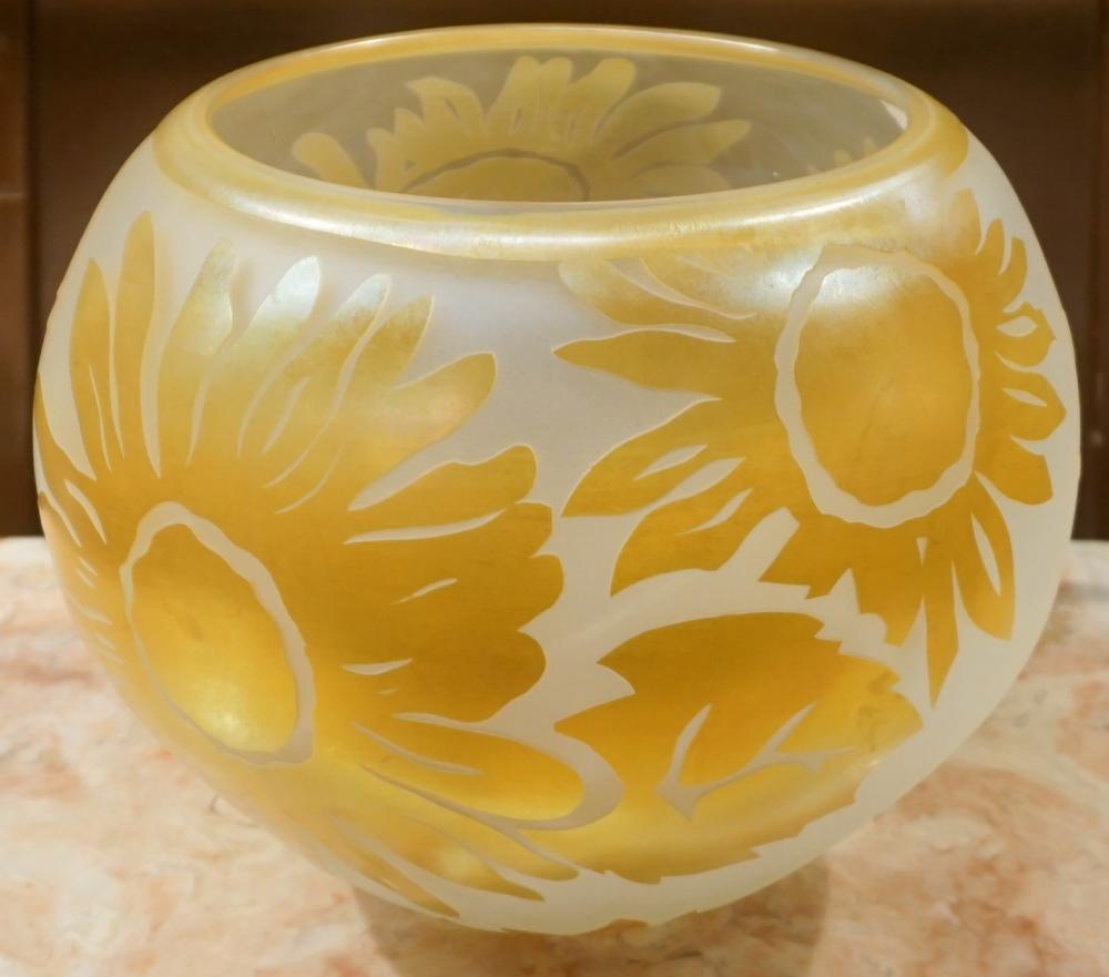 ART GLASS SUNFLOWER BOWL, SIGNED,