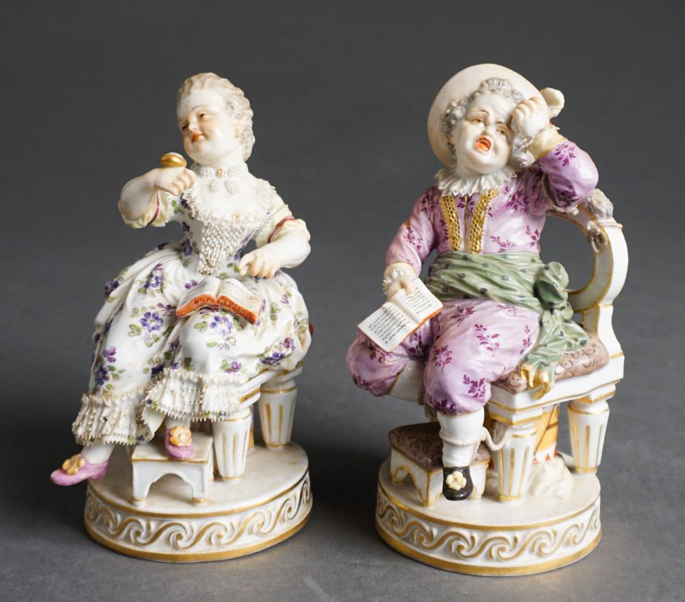 PAIR OF MEISSEN LACE FIGURES OF 2e4734