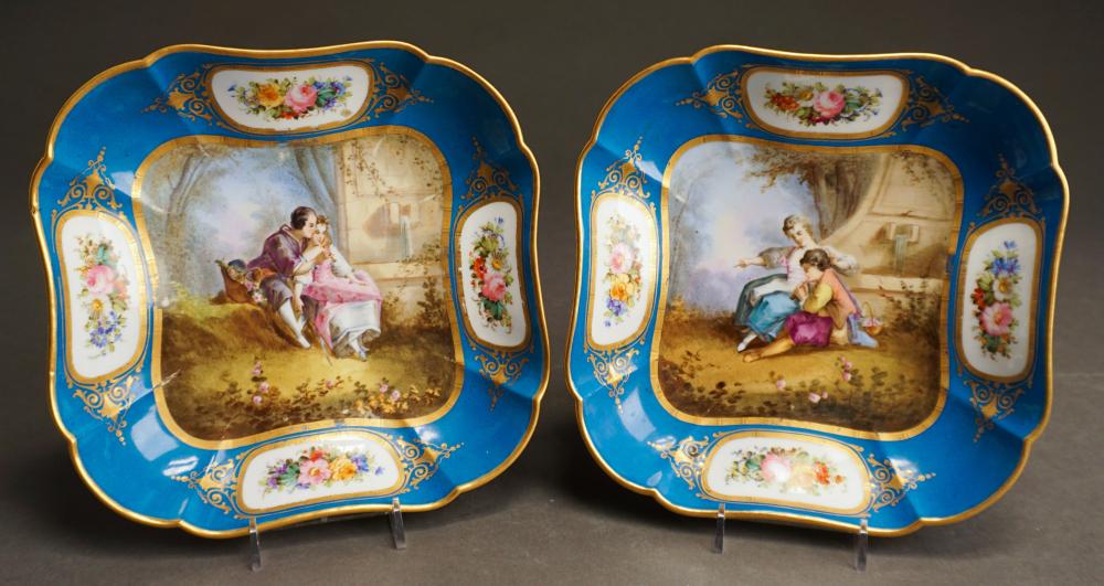 PAIR OF S VRES TYPE PORCELAIN 2e478b