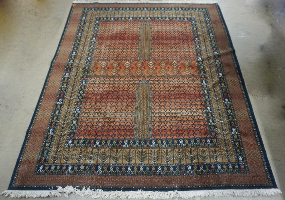 MACHINE MADE RUG, 10 FT 2 IN X