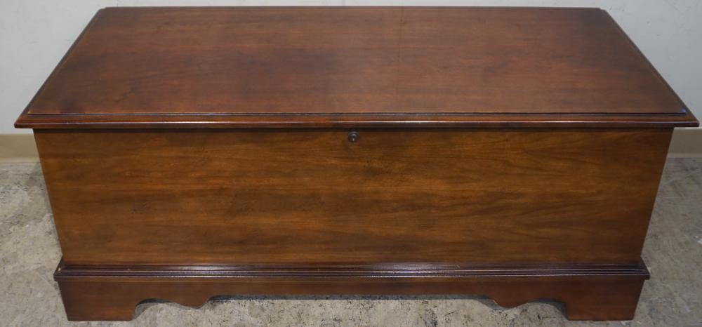 LANE FURNITURE MAHOGANY CEDAR LINED 2e48a7