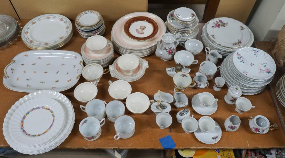 COLLECTION OF ASSORTED PORCELAIN 2e48ee