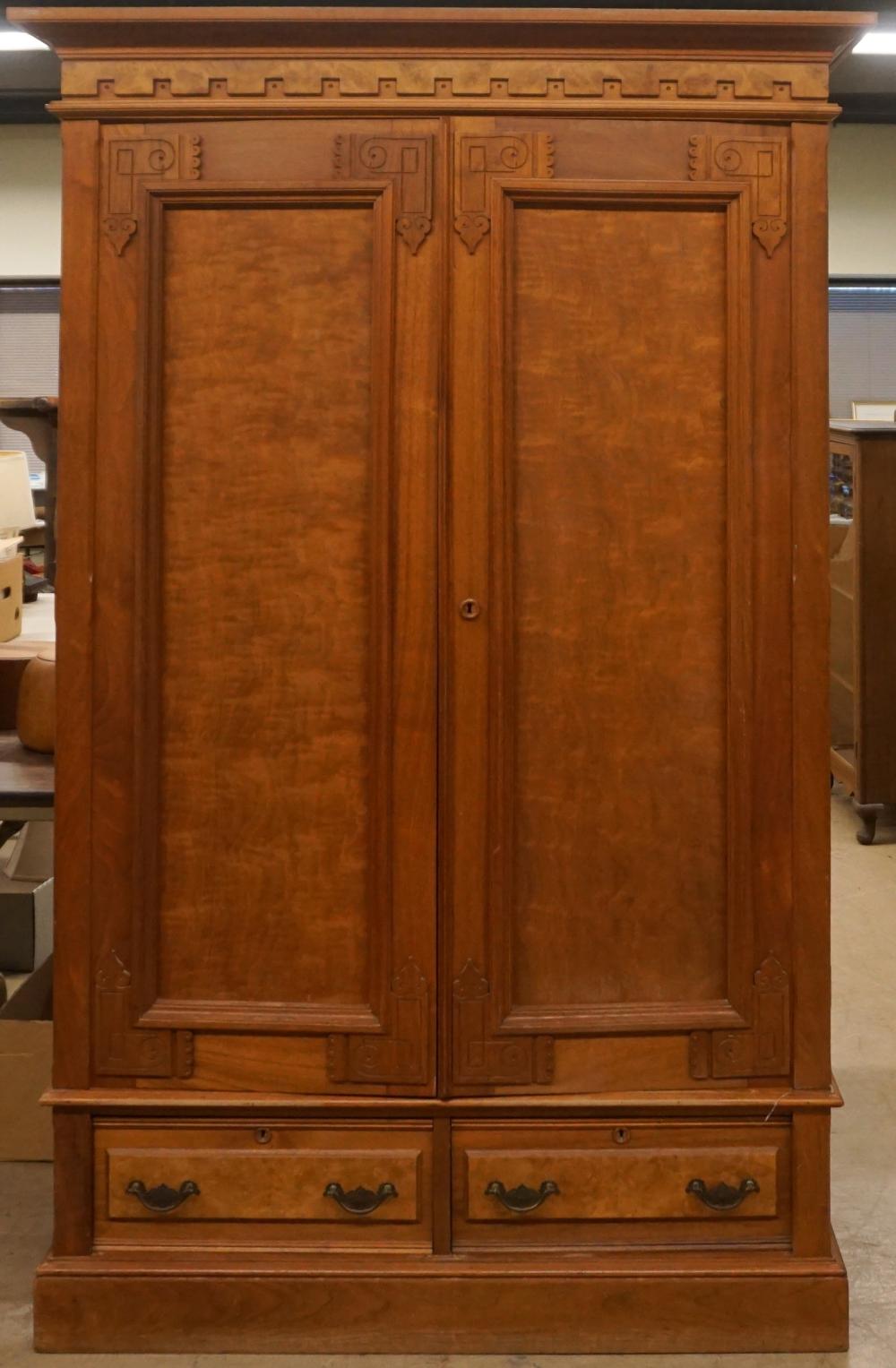 VICTORIAN WALNUT WARDROBE, 80 X