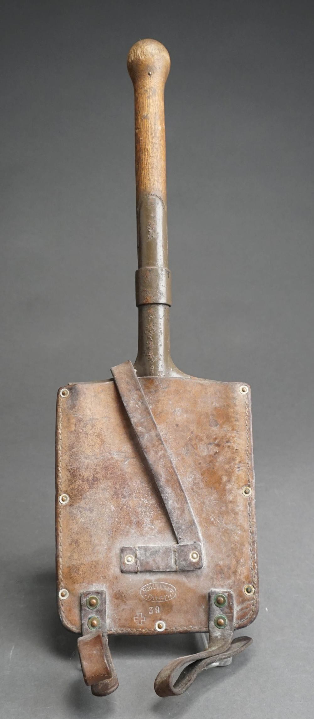 WORLD WAR II TRENCH SHOVEL IN LEATHER