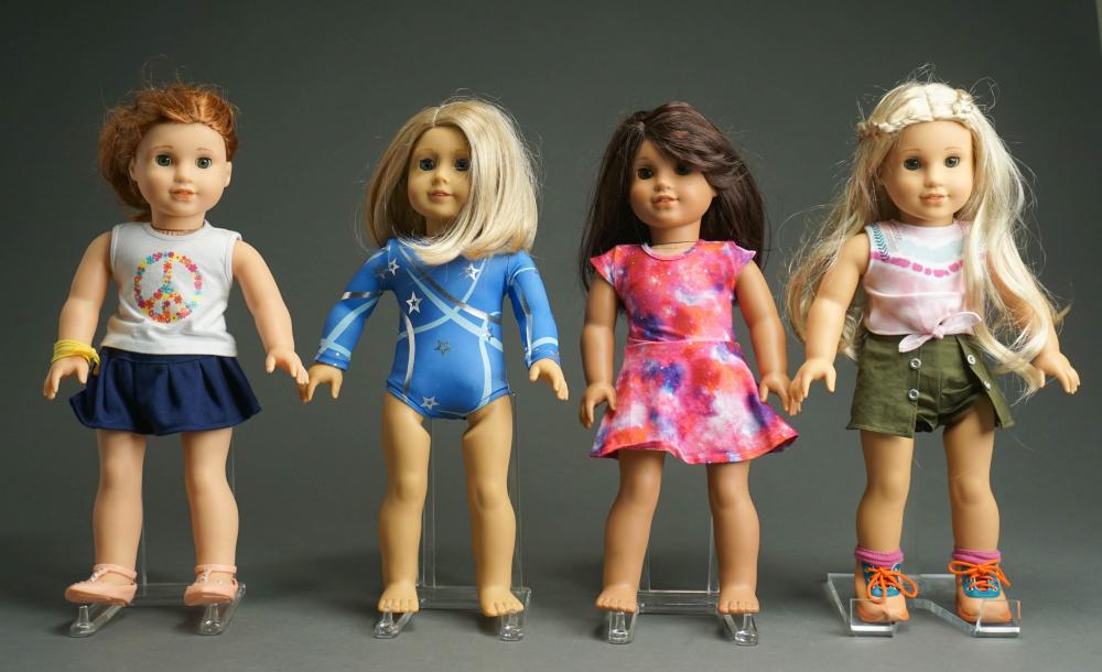 GROUP OF FOUR AMERICAN GIRL DOLLSGroup 2e4a9a