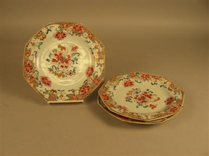 Three Chinese export porcelain plates