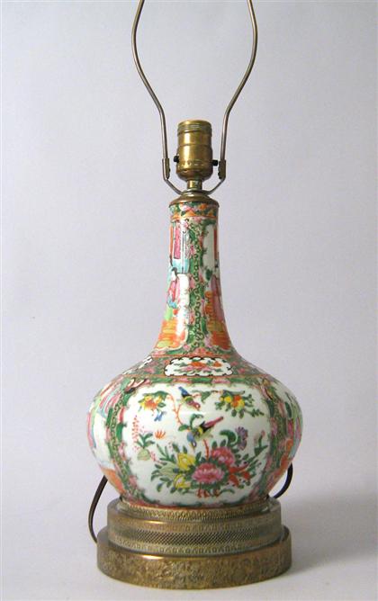 Chinese Export Rose Medallion vase 4a118