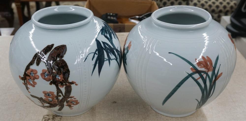 PAIR JAPANESE FLORAL DECORATED