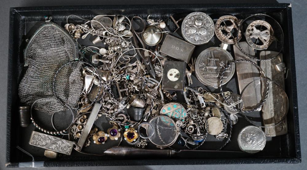 COLLECTION OF MOSTLY SILVER JEWELRY  2e737d