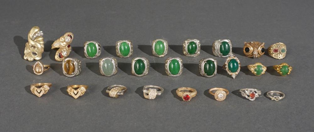 COLLECTION OF CHINESE GREEN HARDSTONE 2e738d