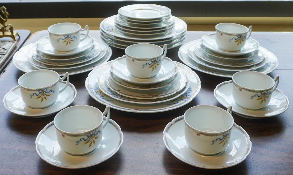 LIMOGES CERALENE PORCELAIN 36 PIECE 2e7402