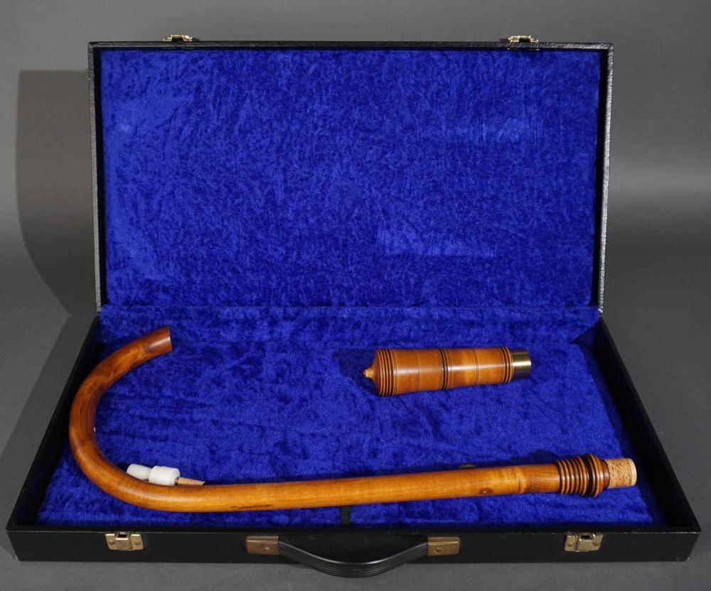 WOOD CRUMHORN WITH CARRYING CASEWood