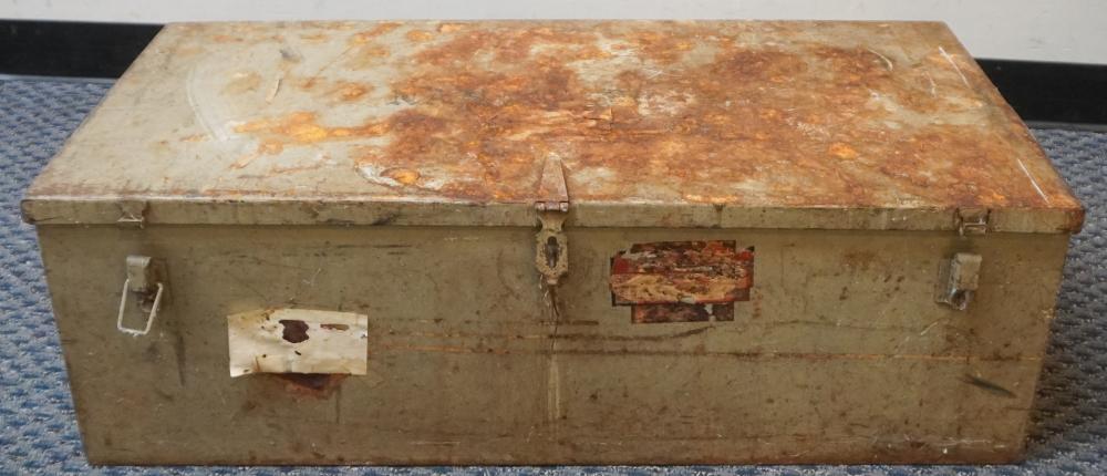 METAL STORAGE CHEST AND COLLECTION 2e7424