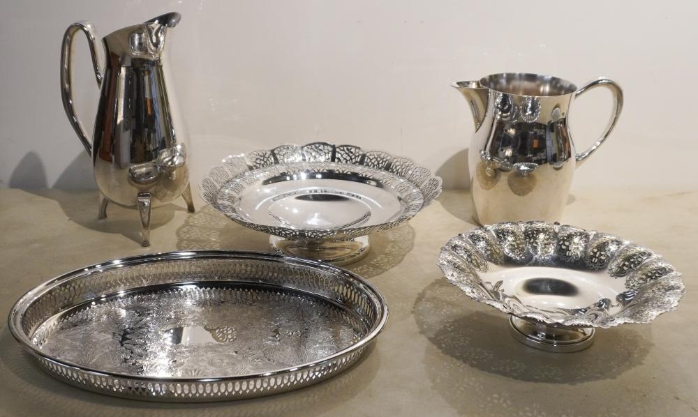 GROUP OF SILVERPLATE TRAYS AND 2e745c