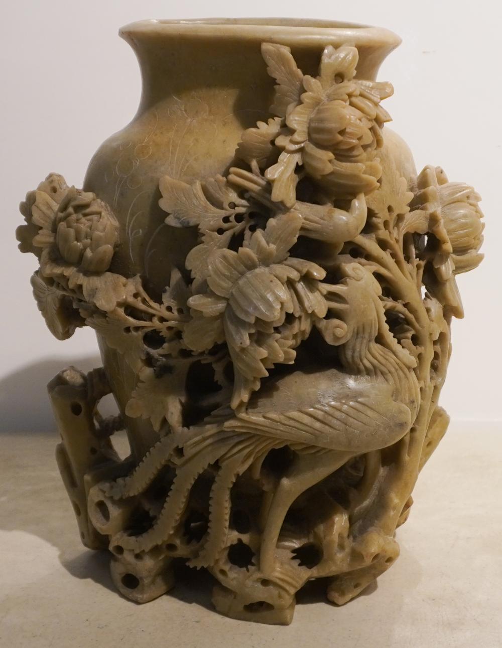 CHINESE CARVED LIGHT BROWN SOAPSTONE 2e752e
