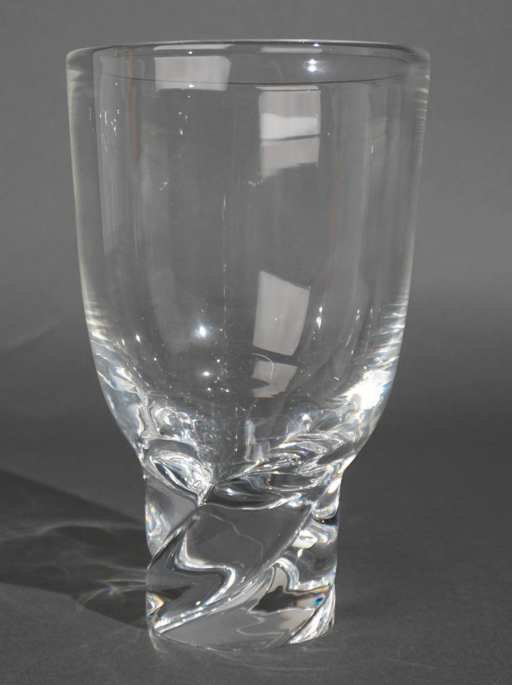 STEUBEN CRYSTAL VASE H 8 1 4 2e7537