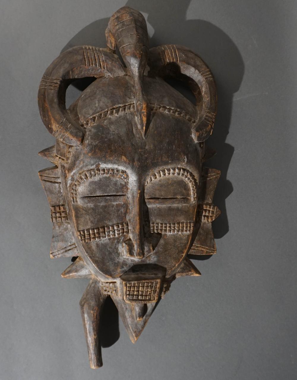 AFRICAN CARVED WOOD MASK H 24 2e7569