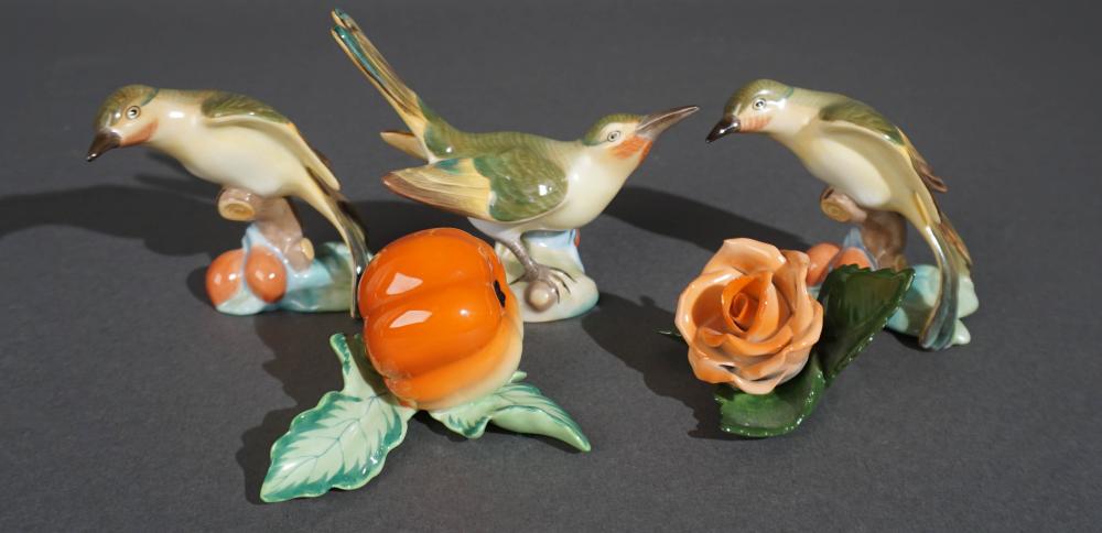 THREE HEREND BIRDS AND TWO FLORAL ORNAMENTSThree