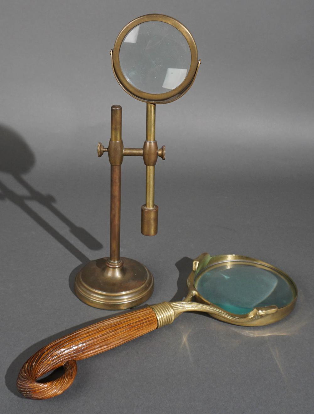 TWO BRASS MOUNTED MAGNIFYING GLASSESTwo 2e764f