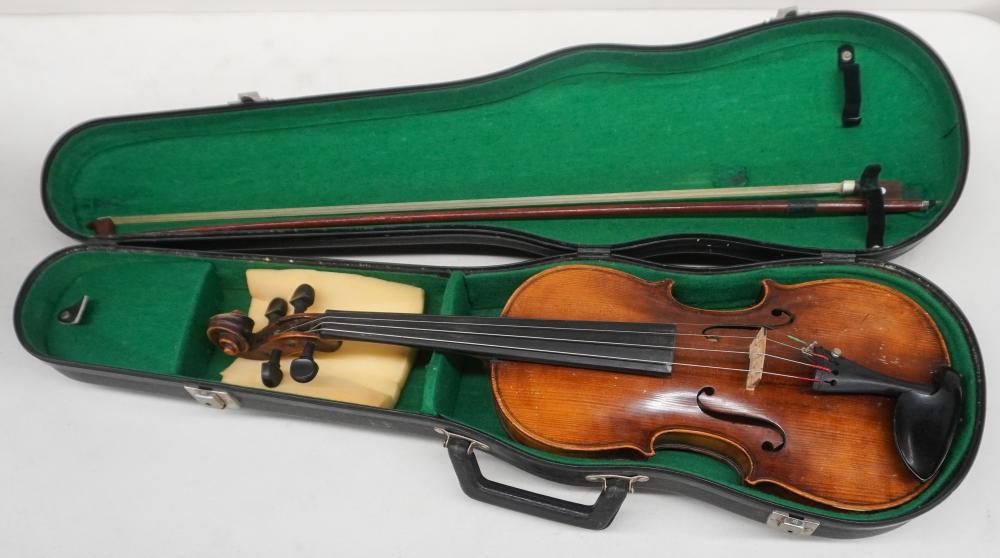 REPLICA STRADIVARIUS VIOLIN WITH