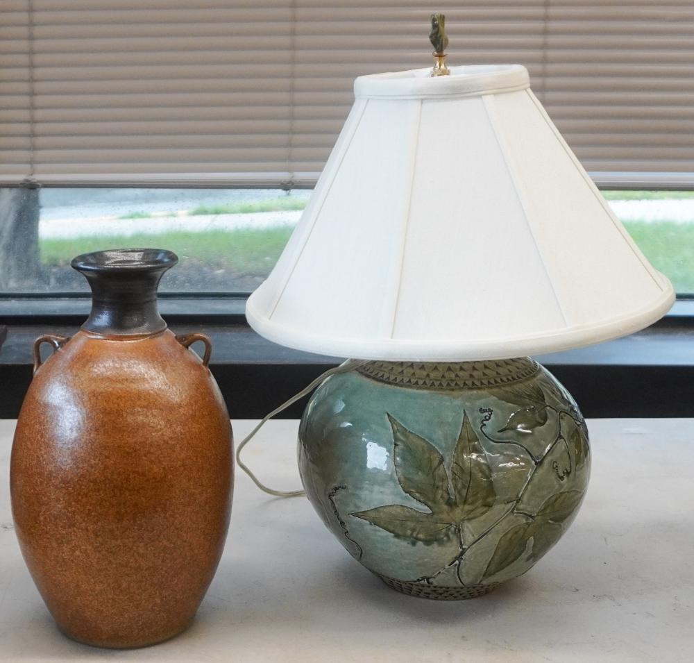 CONTEMPORARY POTTERY TABLE LAMP 2e76ef