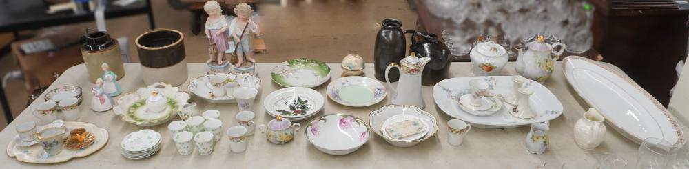 COLLECTION OF ASSORTED PORCELAIN 2e772c