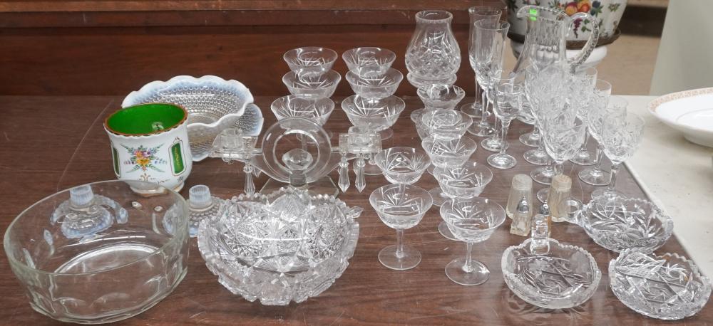 COLLECTION OF GLASS AND CRYSTAL 2e7731