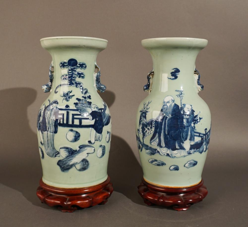 PAIR OF CHINESE BLUE AND WHITE 2e777c