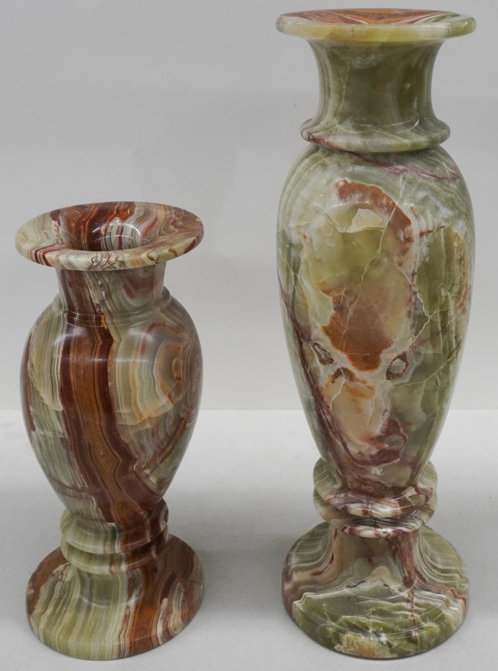 TWO CONTINENTAL ONYX VASES H OF 2e7803