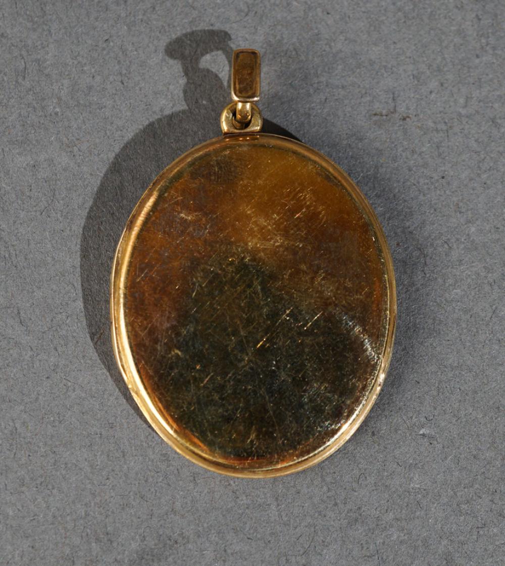 14-KARAT YELLOW-GOLD LOCKET 9.1