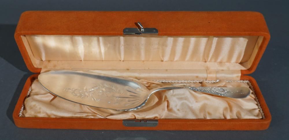 STERLING SILVER FISH SLICE WITH 2e7885