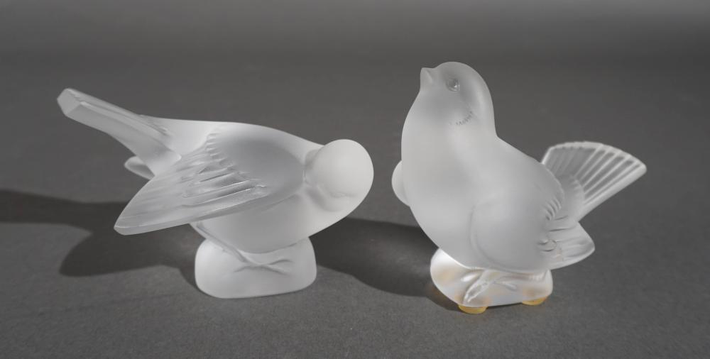 PAIR FROSTED GLASS BIRD FIGURINES  2e7891