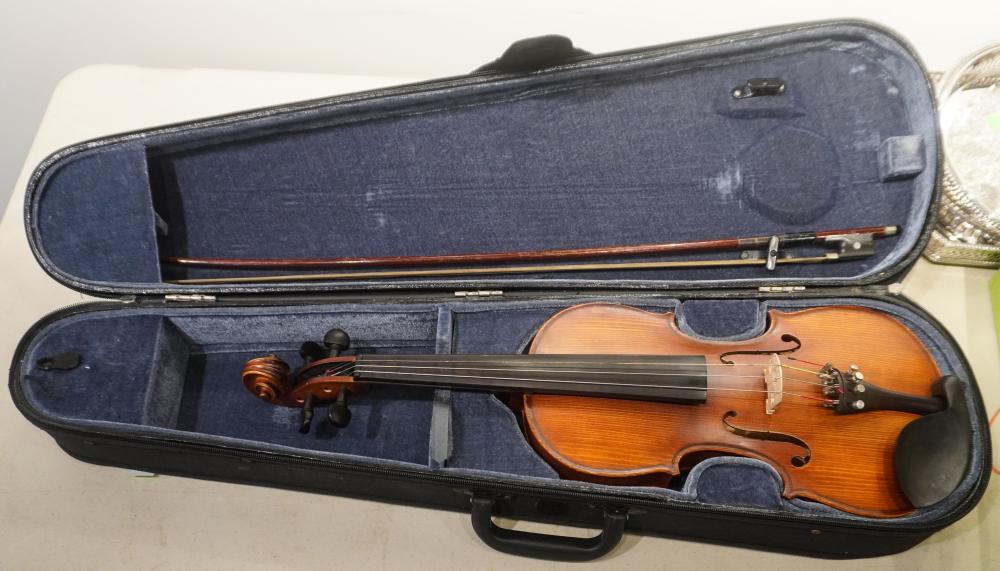 WEXLER GERMAN VIOLIN WITH CARRYING