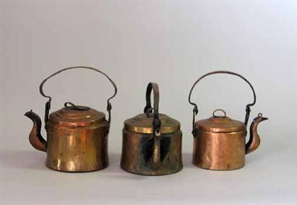 Three copper tea kettles    19th century