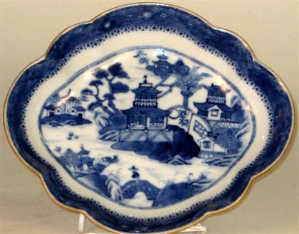 Chinese export porcelain Nanking shaped