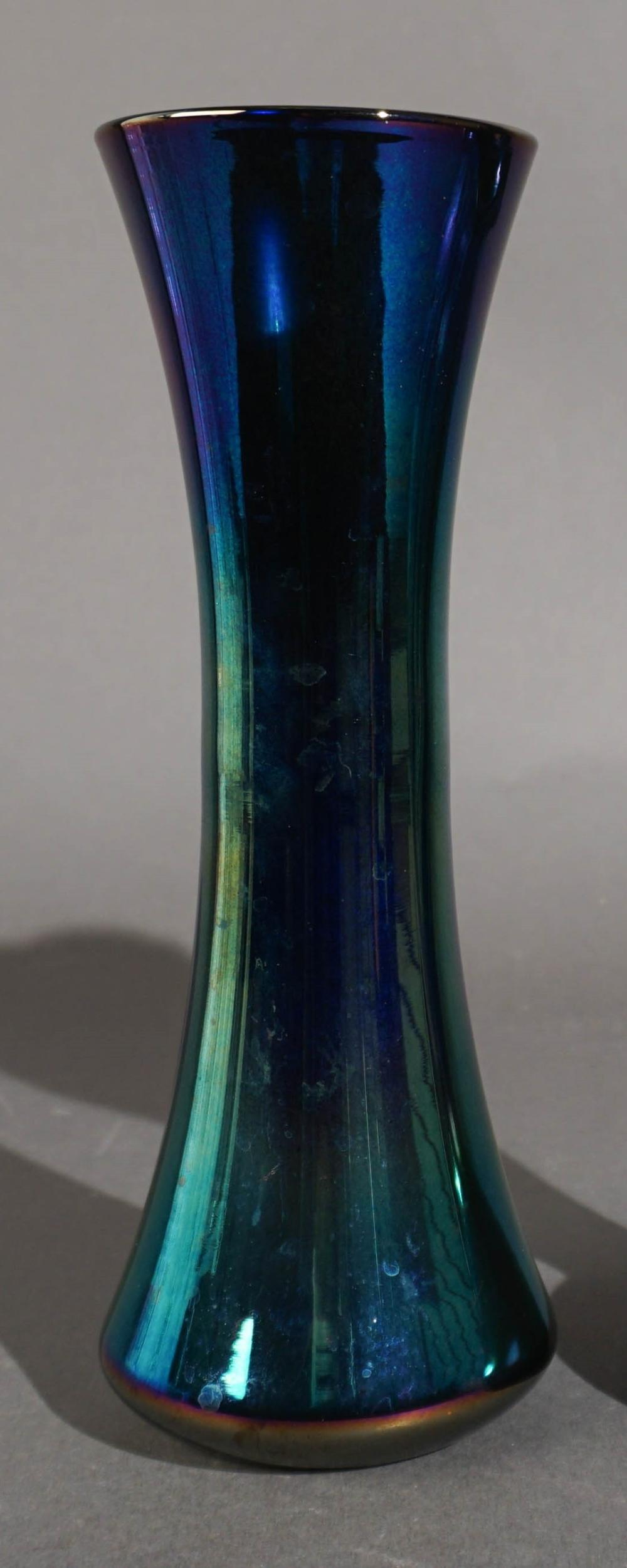 POSSIBLY STEUBEN IRIDESCENT GLASS 2e7b64