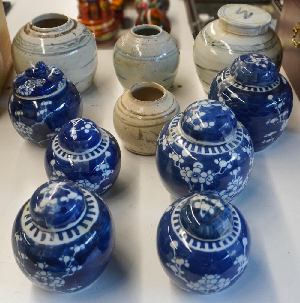 GROUP OF ASIAN BLUE AND WHITE PORCELAIN 2e7be8