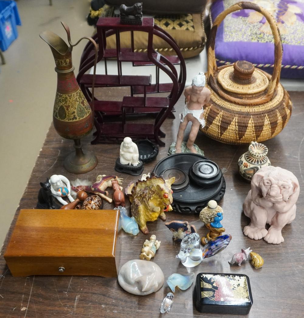 GROUP OF ASSORTED FIGURINES AND 2e7c3c