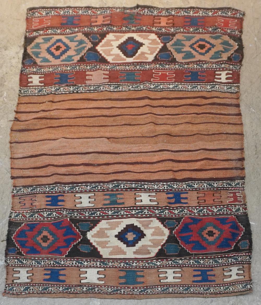 KILIM RUG, 4.1 X 3.1 FT. (10.4