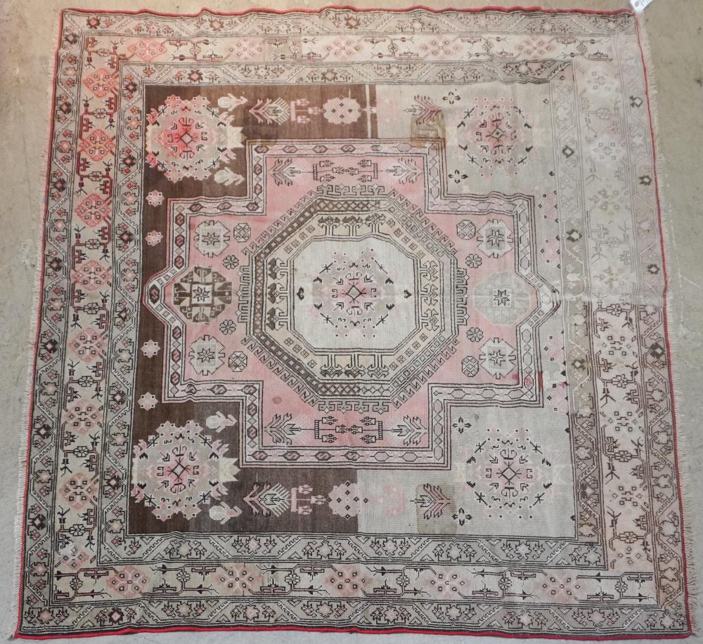 TURKISH RUG 6 FT 7 IN X 6 FTTurkish