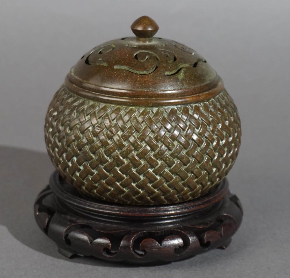 CHINESE BRONZE CENSER ON CARVED 2e7de6