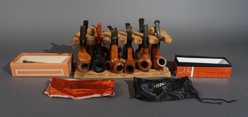 COLLECTION OF WOOD PIPES AND A 2e7dfc